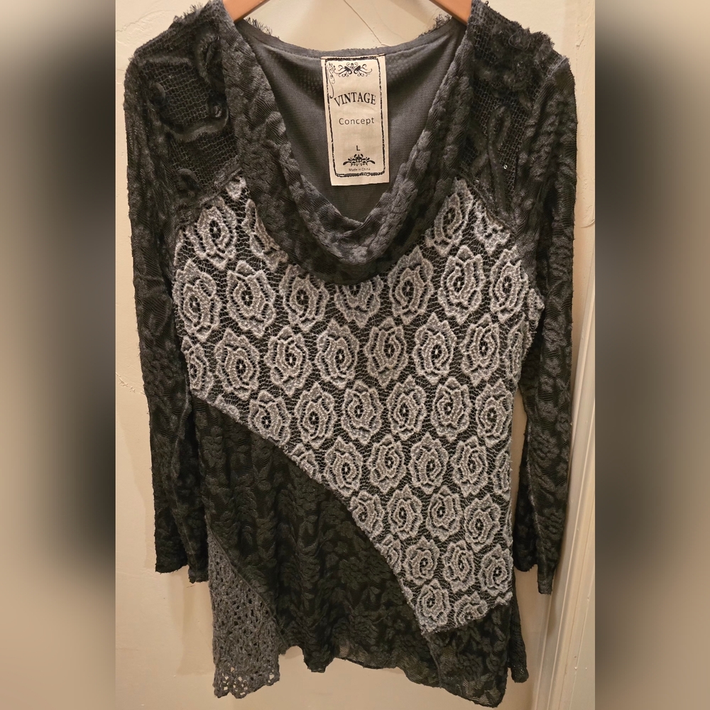 Vintage Concept Women's Black and Gray Tunic Large